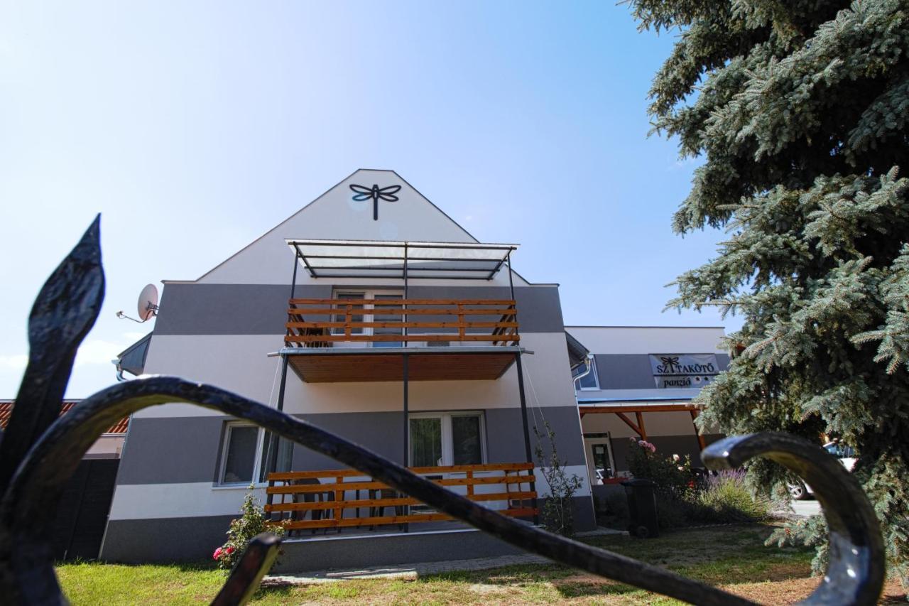 Szitakoeto Panzio Hotel Tiszafured Exterior photo